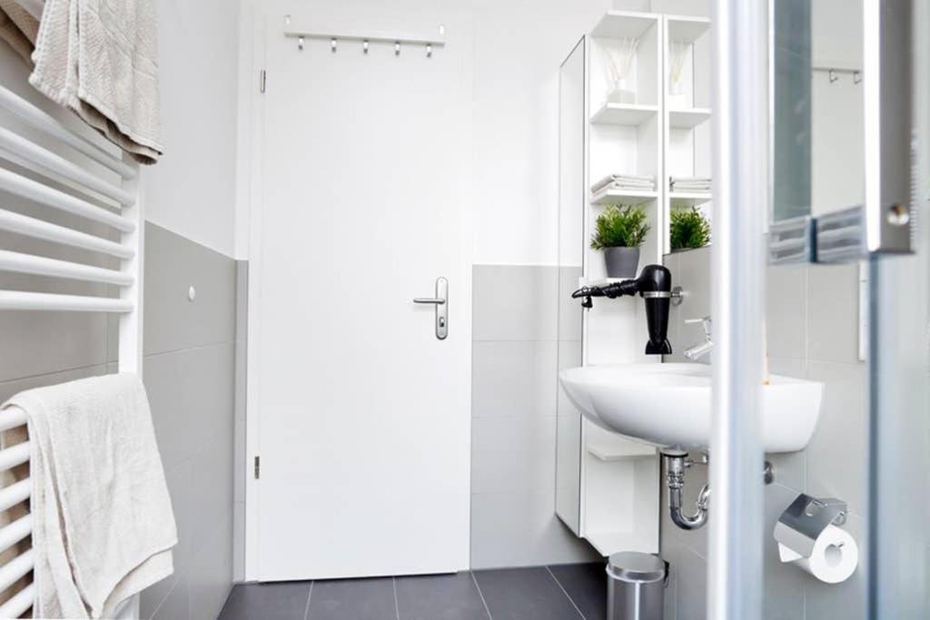 Sc 06 By Rockchair Apartments L Superhost Status L 4 Bedrooms Boxspringbeds 2 Bathrooms Balcony Elevator - Cozy Family & Business Flair Welcomes You! Берлин Экстерьер фото